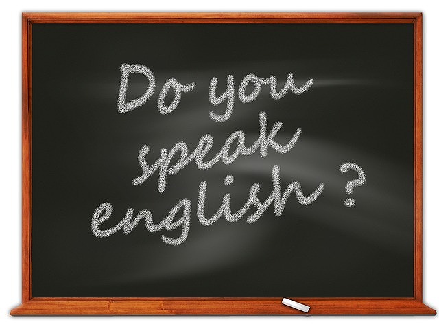 Do you speak englishと書かれた黒板